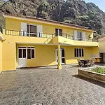 Feliz Paul do Mar (Madeira)