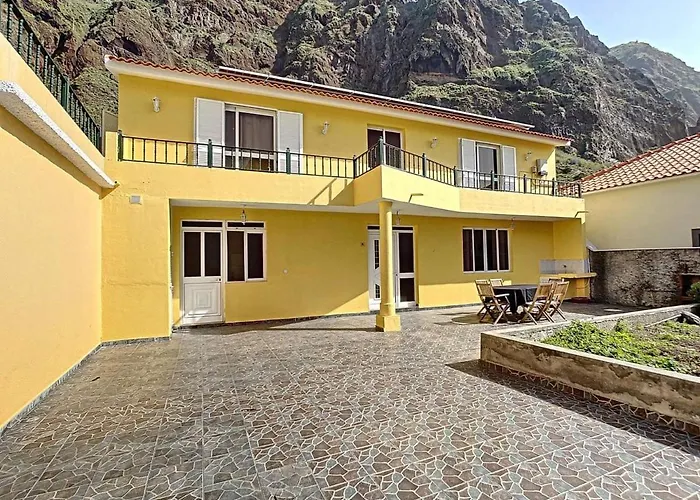 Feliz Paul do Mar (Madeira)