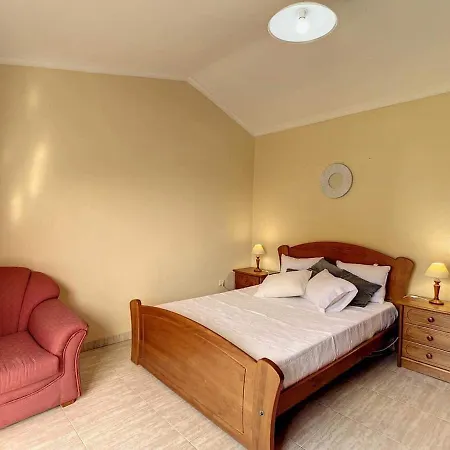 Semesterbostad Feliz *